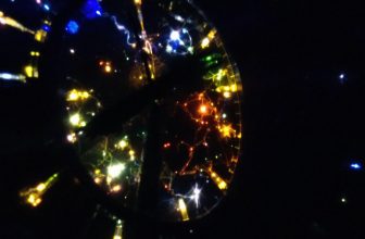 22H44 signification : découvrez les messages cachés de cette heure miroir en numérologie