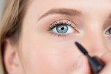 Comment mettre du Mascara ? Astuces & Conseils cils parfaits