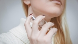 Parfum femme : pourquoi une même fragrance ne sent-elle pas pareil sur toutes les peaux ?